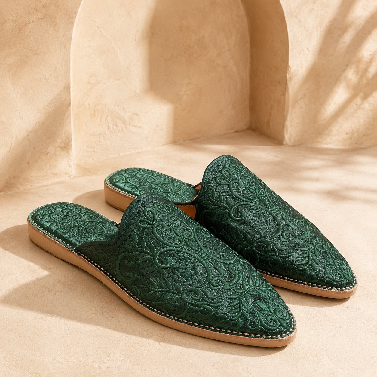 Babouche Fes femme mule en cuir brodé vert émeraude